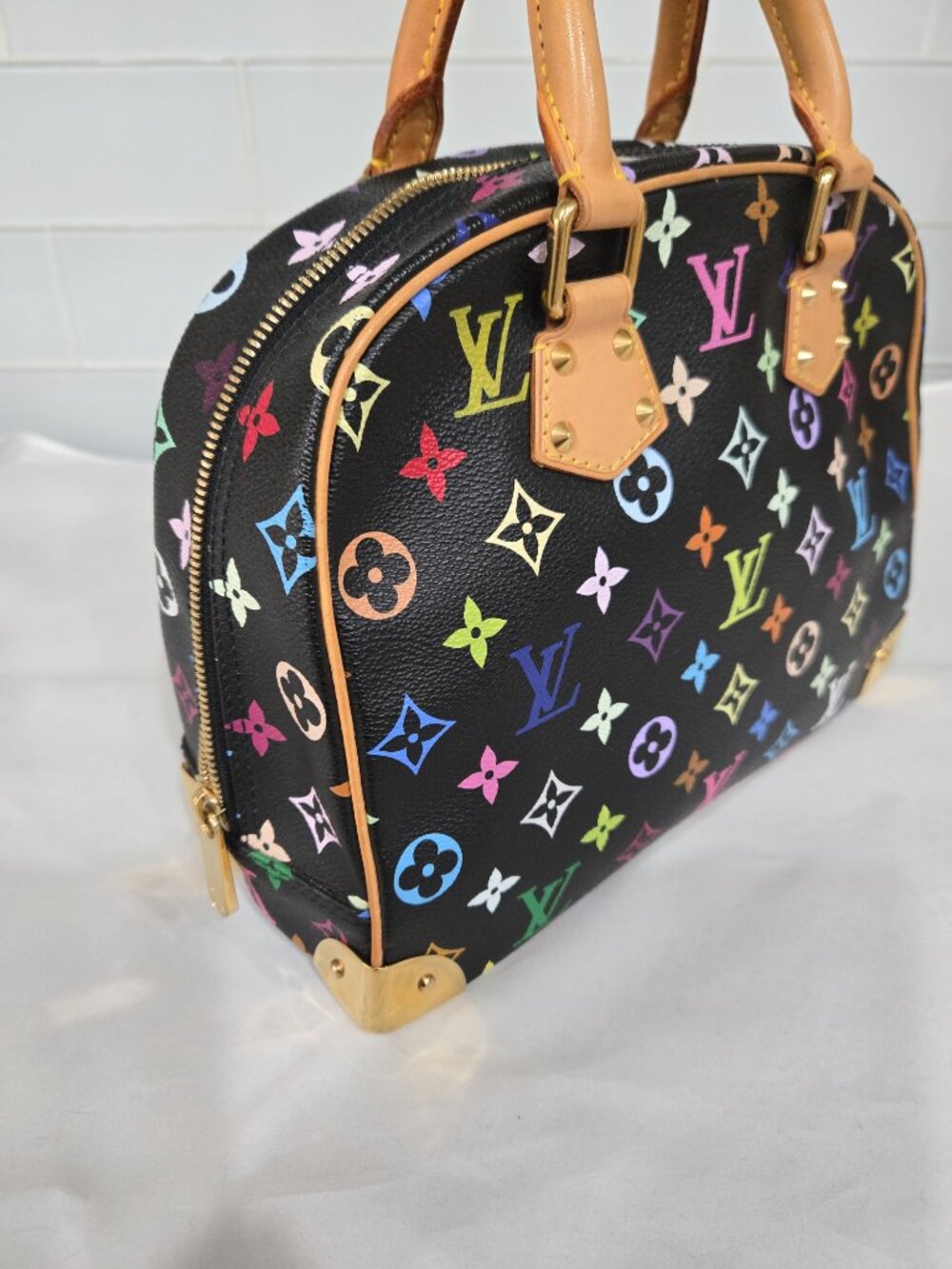 Authentic Louis Vuitton Trouville black Multicolore Monogram Takashi 2004 - Picture 4 of 8